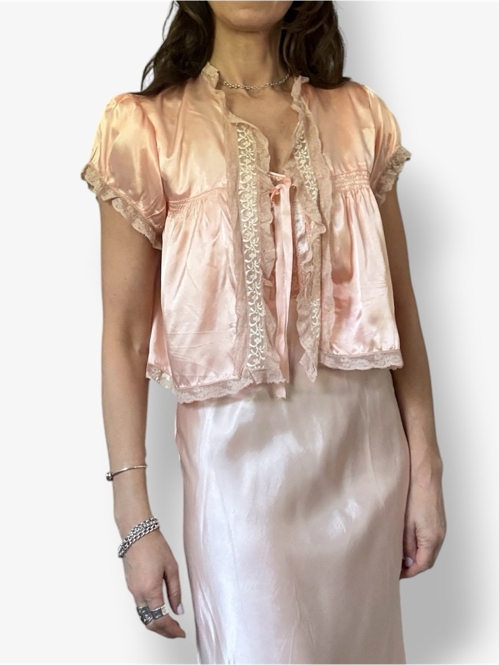 Vintage 1940’s Peach Satin Nightgown and House Jacket set - Picture 4 of 5